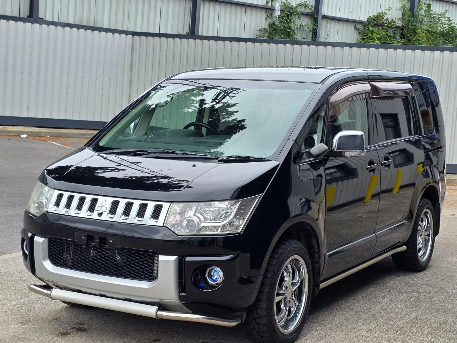 2007 Mitsubishi Delica JDM car for sale — photo 3 of 24