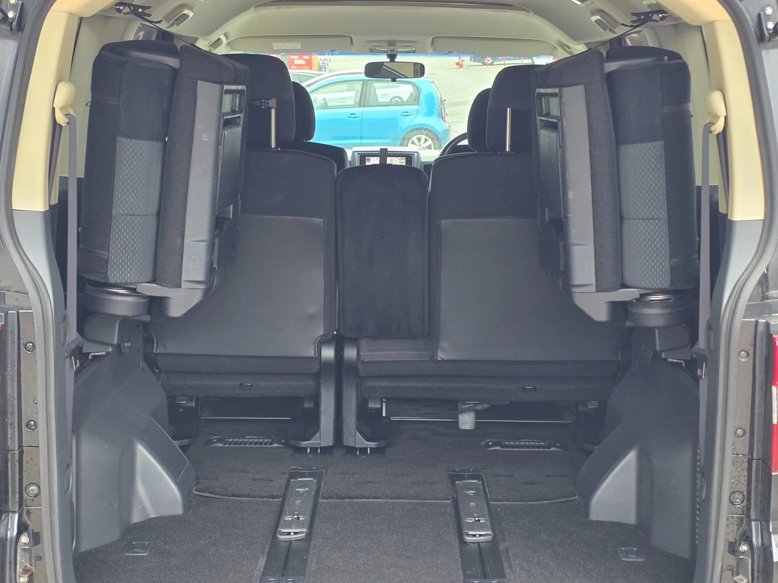 2007 Mitsubishi Delica JDM car for sale — photo 8 of 24