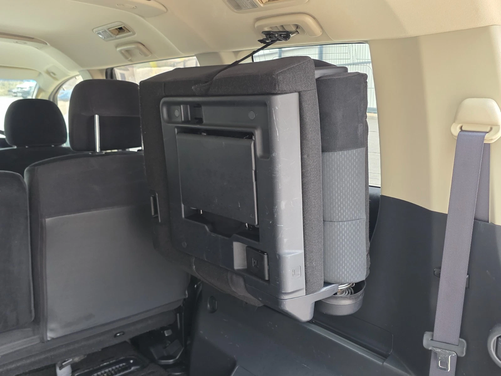 2007 Mitsubishi Delica JDM car for sale — photo 9 of 24
