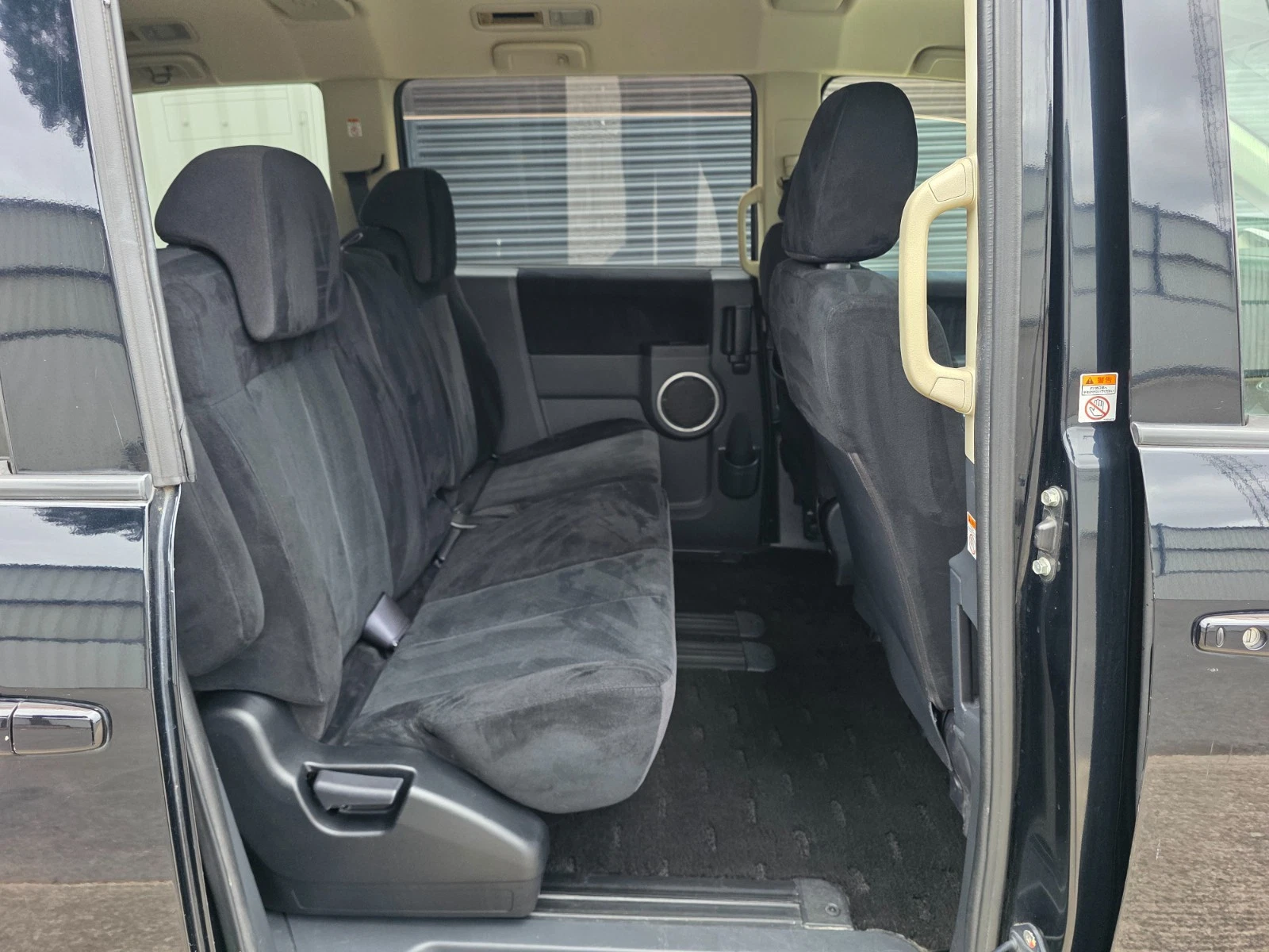 2007 Mitsubishi Delica JDM car for sale — photo 12 of 24