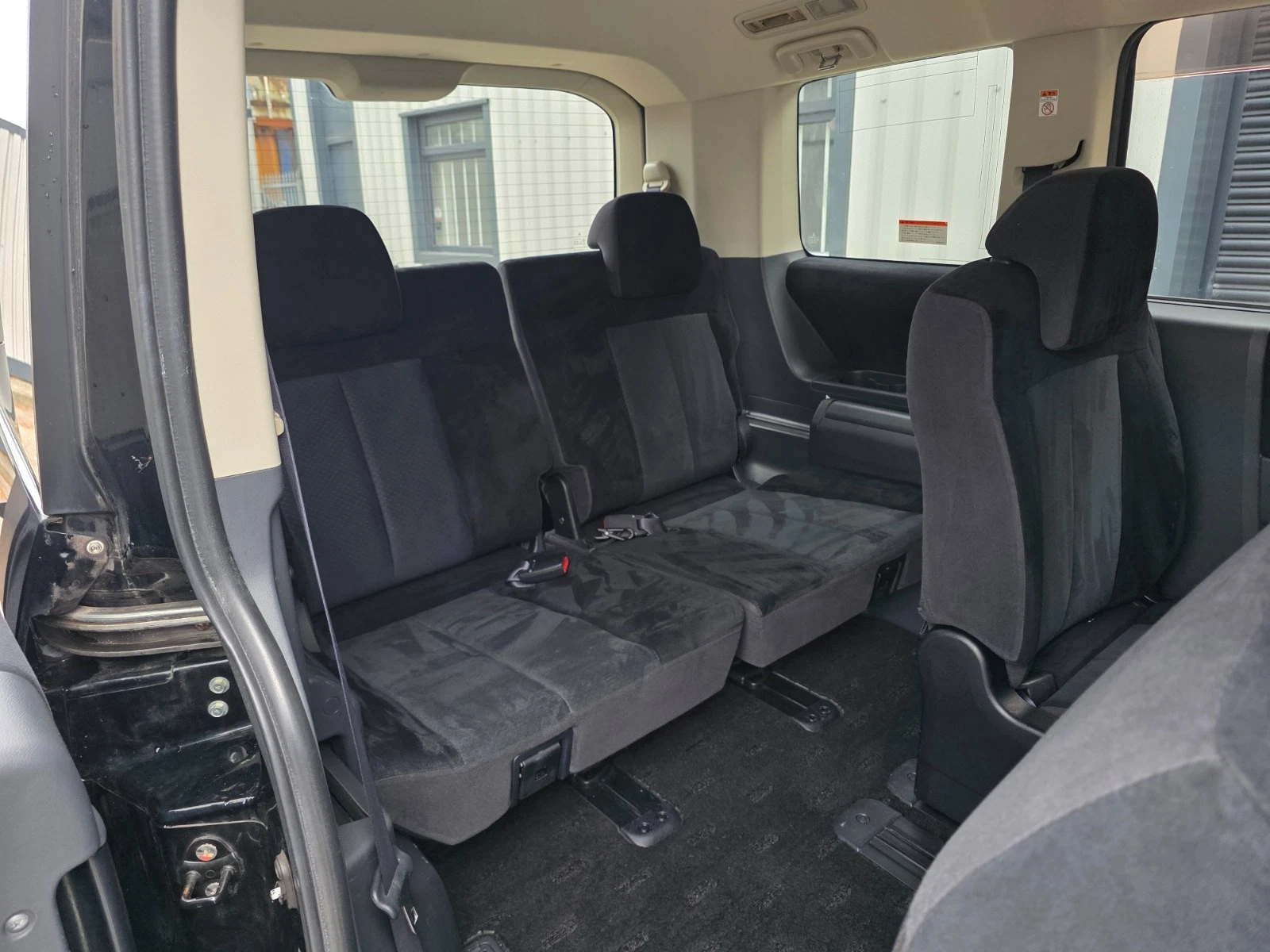 2007 Mitsubishi Delica JDM car for sale — photo 13 of 24
