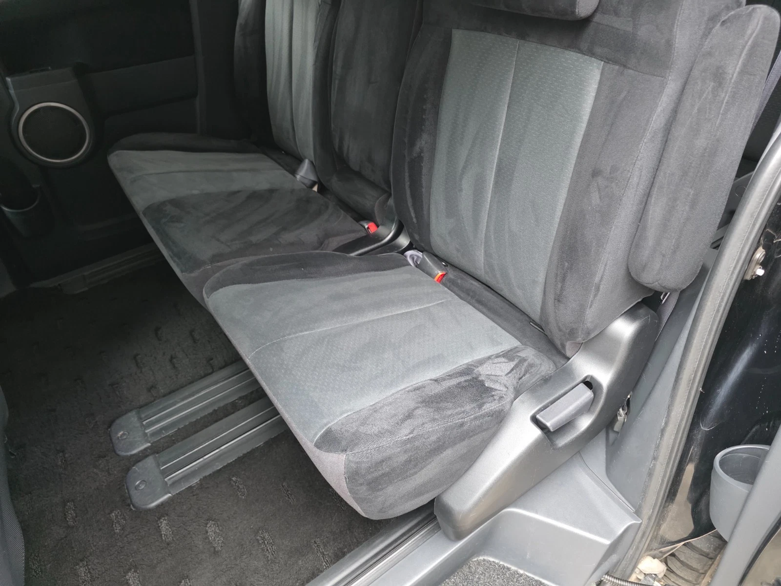 2007 Mitsubishi Delica JDM car for sale — photo 15 of 24
