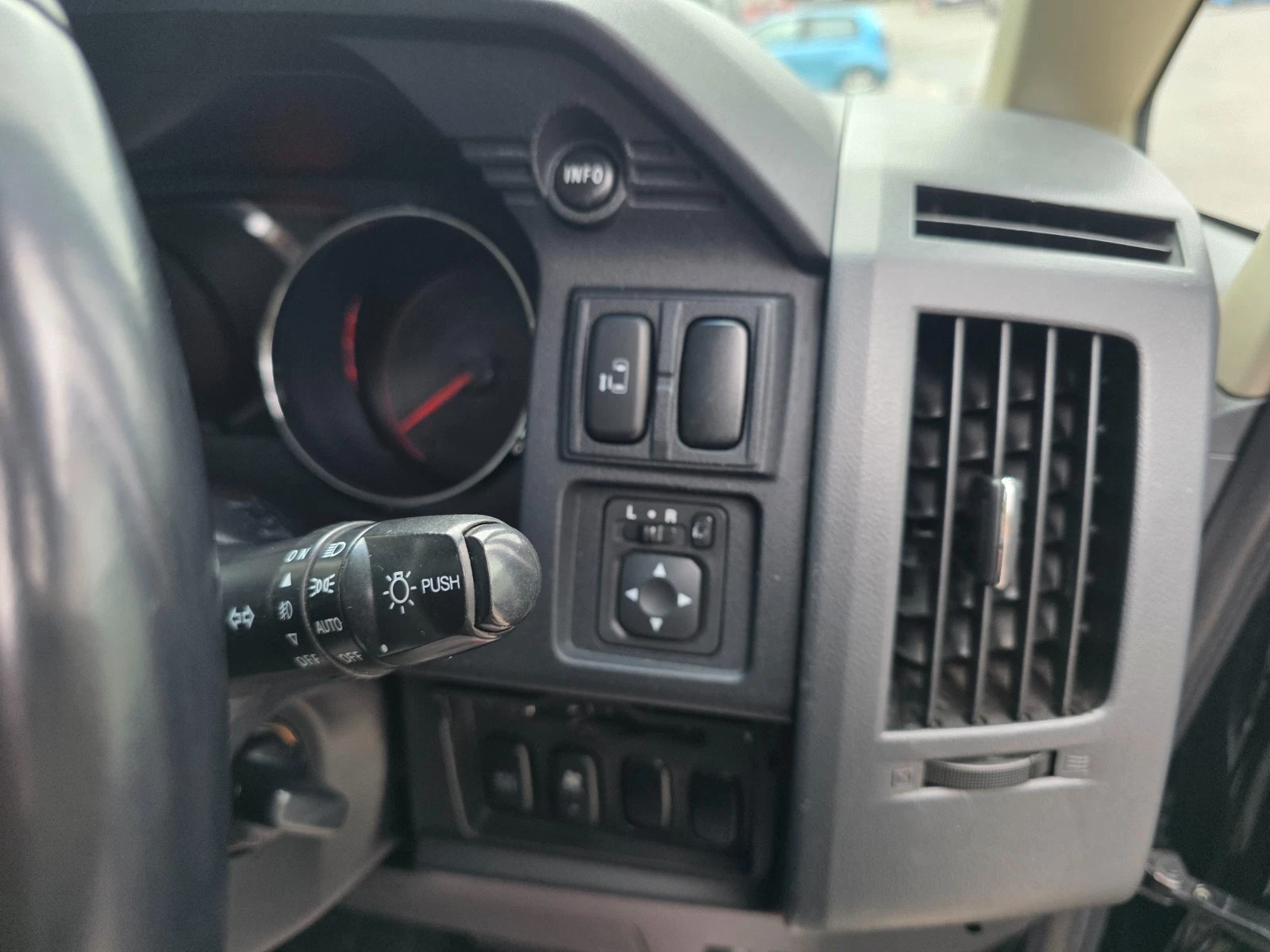 2007 Mitsubishi Delica JDM car for sale — photo 21 of 24