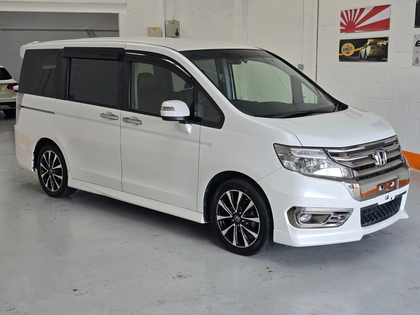 HONDA STEPWAGON SPADA Z COOL SPIRIT 2.0 PETROL AUTOMATIC 2013 8 SEATER MPV HONDA STEPWAGON SPADA Z COOL SPIRIT 2.0 PETROL AUTOMATIC 2013 8 SEATER MPV - Picture 1